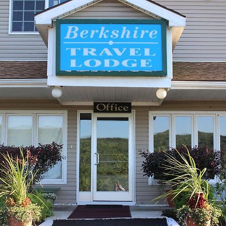 Berkshire Travel Lodge Canaan Exterior foto