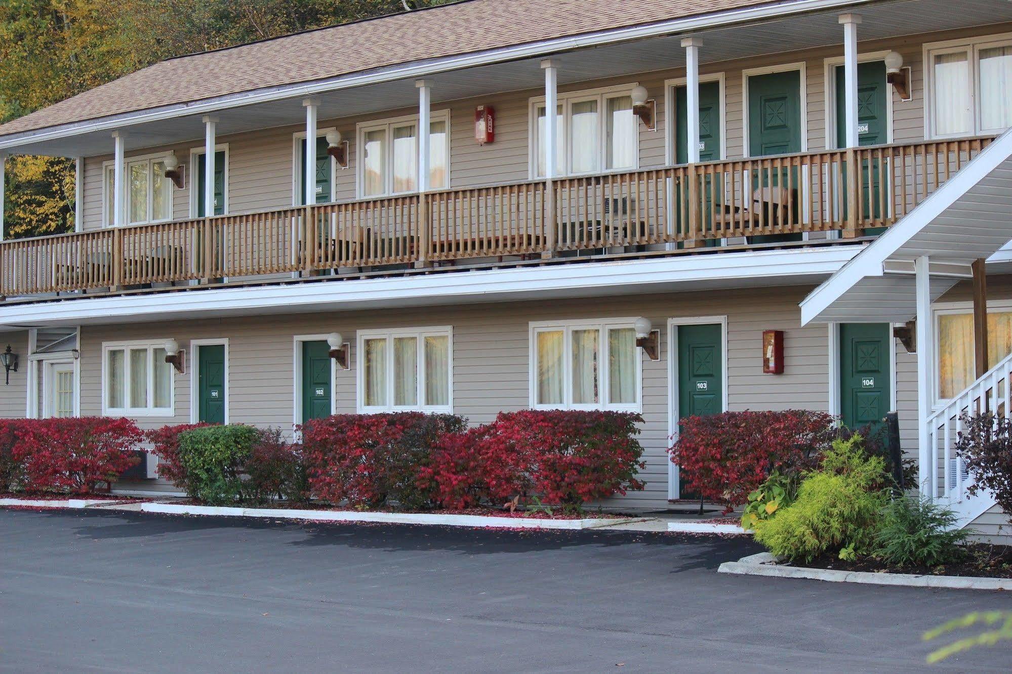 Berkshire Travel Lodge Canaan Exterior foto
