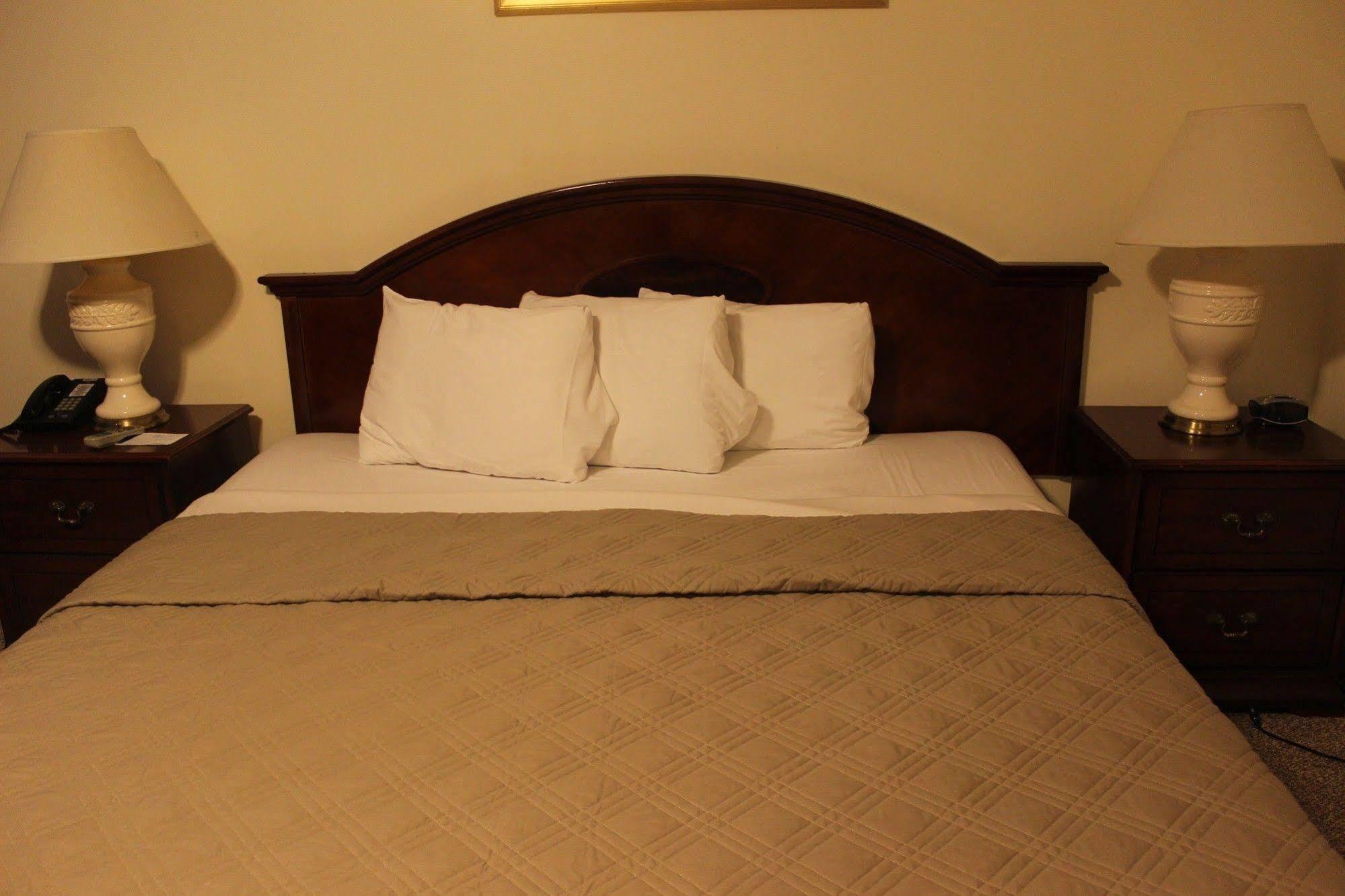 Berkshire Travel Lodge Canaan Exterior foto